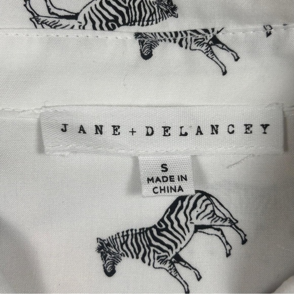 Jane and Delancey Women’s White Zebra Print Button Down Shirt Size S - Picture 3 of 7